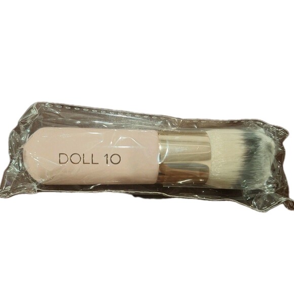 Doll 10 Jumbo Kabuki No. 9 Vegan Brush Foundation Buffing NEW In Package - Picture 1 of 2